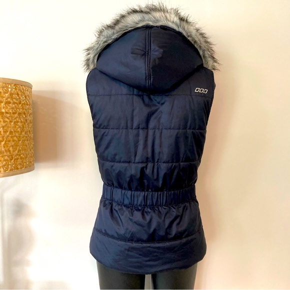 Cute Lorna Jane sleeveless puffa
Brand “Lorna Jane”
Size XS
Condition EXCELLENT - Picture 2 of 4